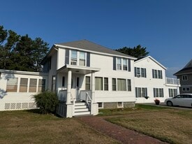72 Oceanside Dr in Saco, ME - Building Photo