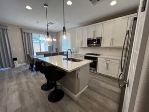 10147 W Meranto Ave in Las Vegas, NV - Foto de edificio - Building Photo