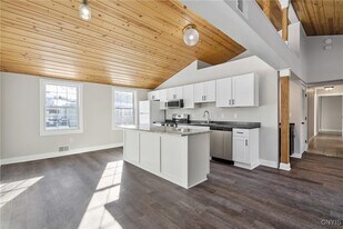 201 Highbridge St in Fayetteville, NY - Building Photo