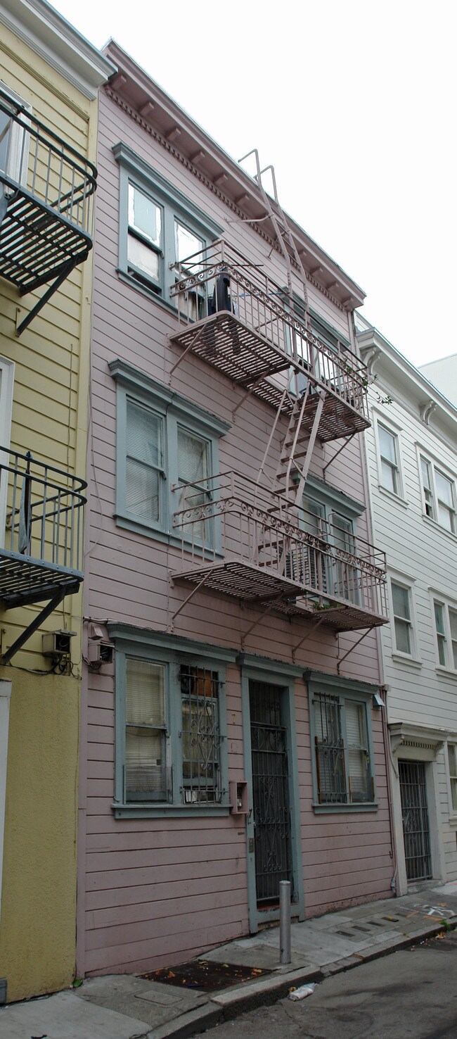 7 Varennes St in San Francisco, CA - Building Photo - Building Photo