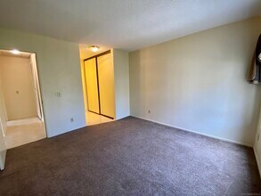 13019 Wimberly Square in San Diego, CA - Building Photo - Building Photo