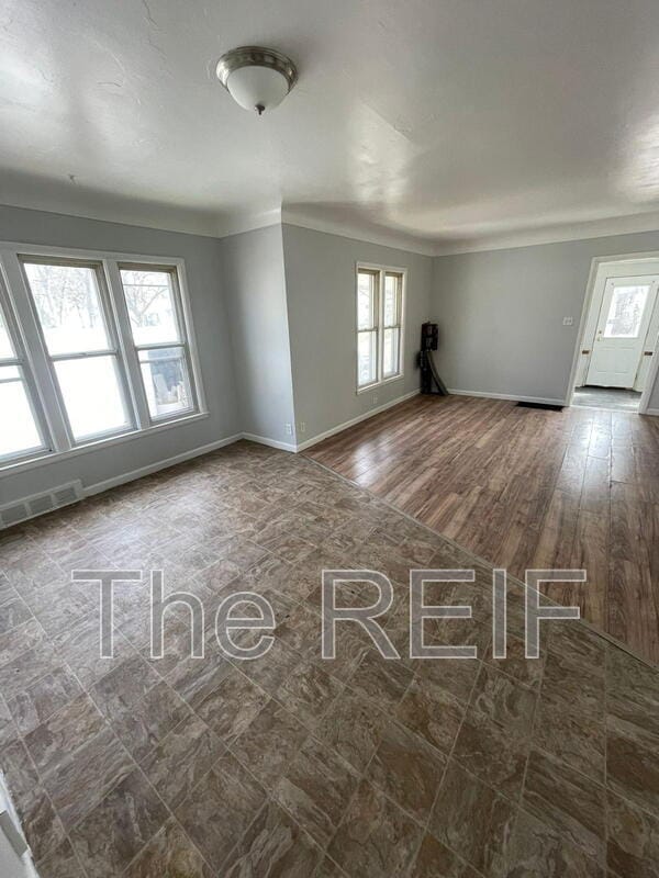 1553 Illinois Ave in Flint, MI - Building Photo - Building Photo