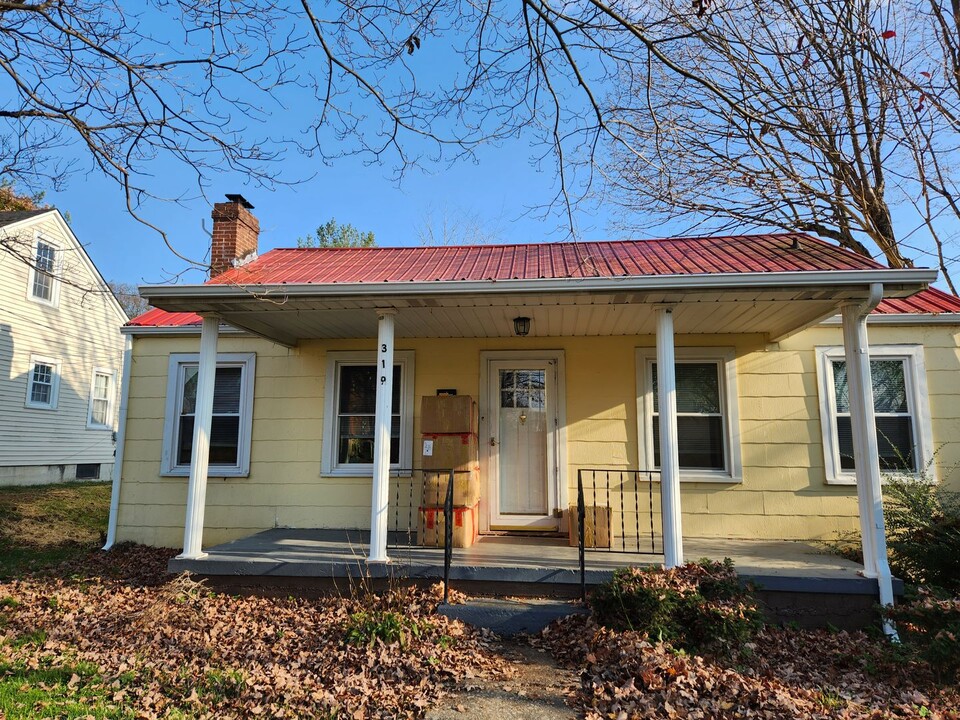 319 Jefferson St in Glasgow, KY - Building Photo