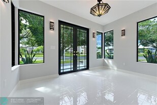 399 NE 20th St in Boca Raton, FL - Foto de edificio - Building Photo