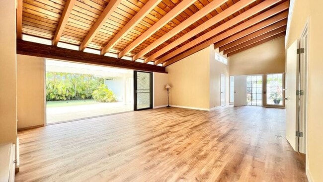 615 N Kalaheo Ave in Kailua, HI - Foto de edificio - Building Photo