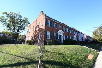 921 Quincy St NE in Washington, DC - Building Photo - Building Photo