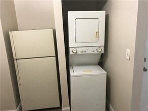 3421 NW 44th St, Unit # 103 in Lauderdale Lakes, FL - Building Photo - Building Photo