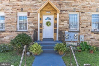 1223 Simms Pl NE in Washington, DC - Foto de edificio - Building Photo