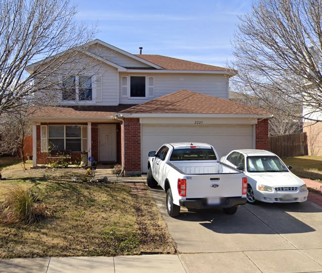 property at 2229 Overlook Ln