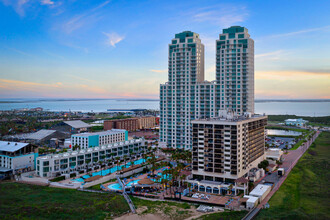 The Sapphire Condominiums in South Padre Island, TX - Building Photo - Building Photo