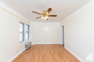 4521 Malden St, Unit 207 in Chicago, IL - Building Photo - Building Photo