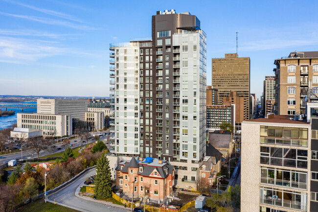 428 Sparks St in Ottawa, ON - Building Photo - Building Photo