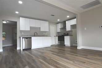 8535 Tilgham St in Houston, TX - Building Photo - Building Photo