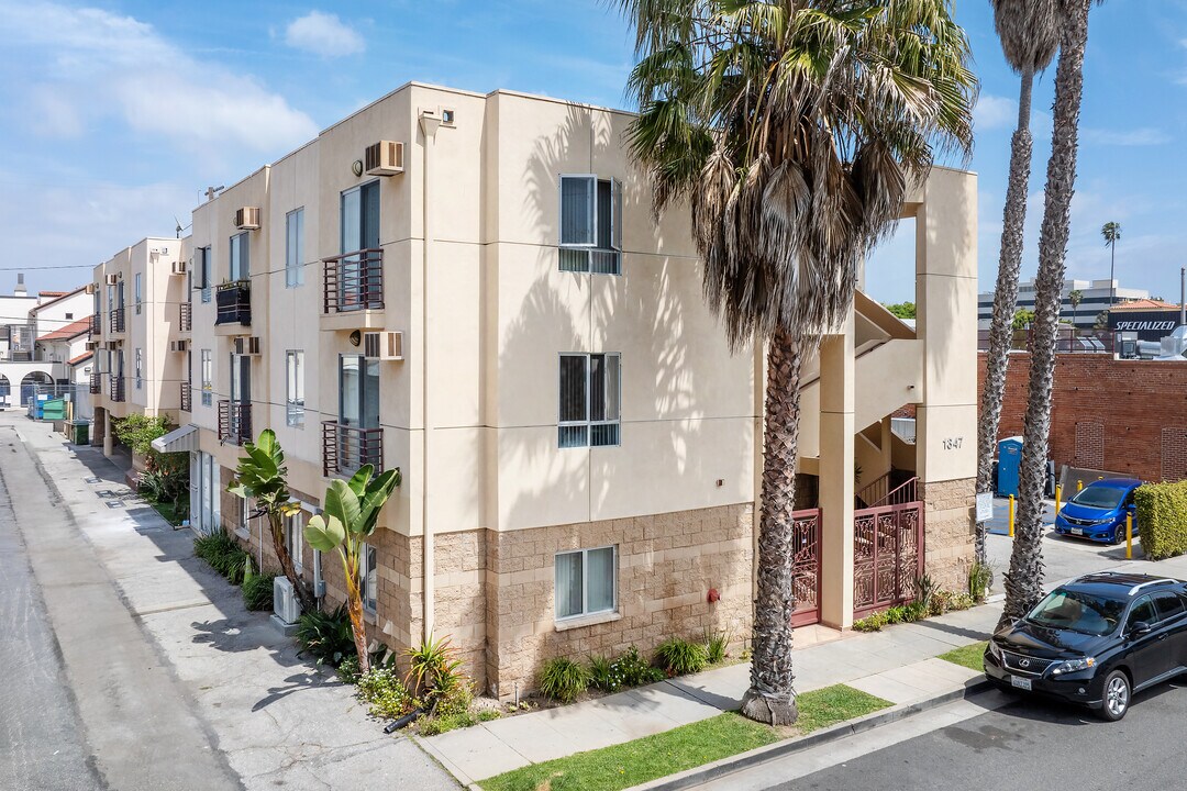 1347 23rd St in Santa Monica, CA - Foto de edificio