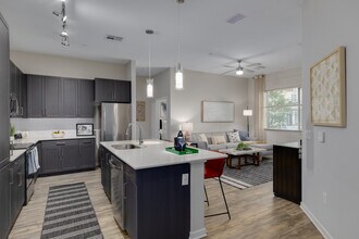 Axis Camelback in Phoenix, AZ - Building Photo - Interior Photo