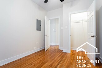 627 W Melrose St, Unit 2 in Chicago, IL - Building Photo - Building Photo