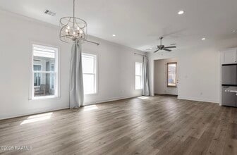 211 Alpine Dr in Lafayette, LA - Building Photo - Building Photo