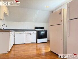 16 South St, Unit 3 in Boston, MA - Building Photo