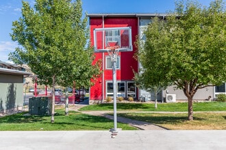 Red Table Apartments in Gypsum, CO - Foto de edificio - Building Photo