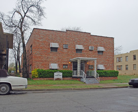 Quincy Plaza in Tulsa, OK - Building Photo - Building Photo