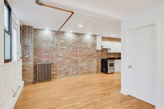 384 Keap St in Brooklyn, NY - Building Photo - Building Photo