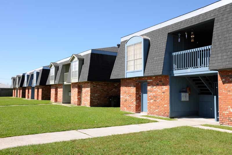 Baywood Apartments in Houma, LA - Building Photo