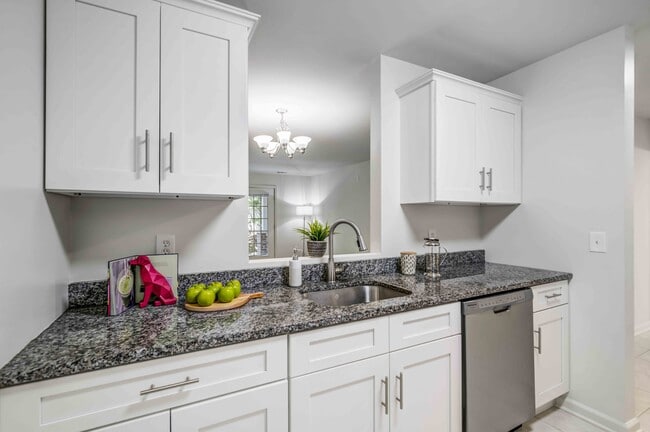 The Horizons at Franklin Lakes Apartment Homes in Franklin Lakes, NJ - Building Photo - Building Photo
