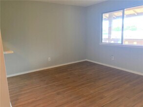 10810 Newmont Rd in Austin, TX - Building Photo - Building Photo