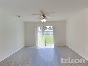18 Prince Kaarel Ln in Palm Coast, FL - Foto de edificio - Building Photo