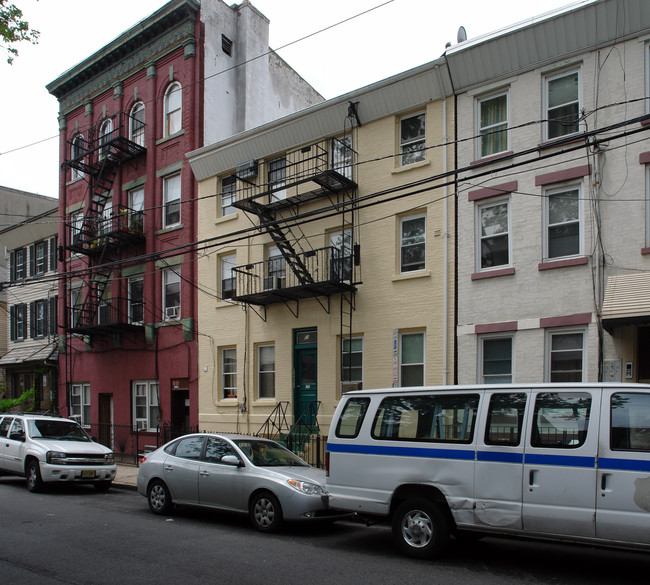 51 Madison St in Newark, NJ - Foto de edificio - Building Photo