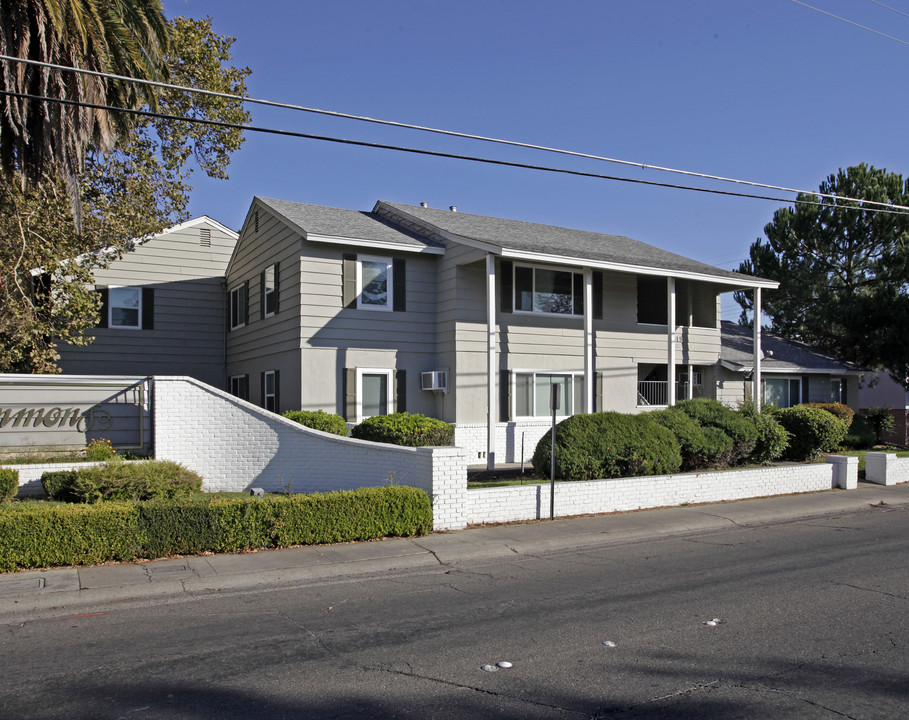 Village Commons in Sacramento, CA - Building Photo