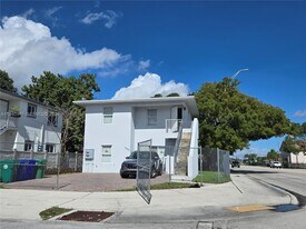 1707 NW 68th Terrace in Miami, FL - Building Photo