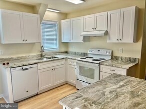 218 Linden Ave in Mayo, MD - Building Photo - Building Photo