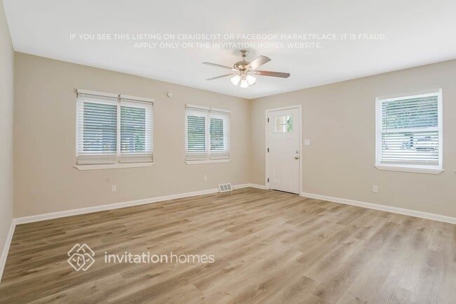 3389 Lark Ln in Decatur, GA - Foto de edificio - Building Photo