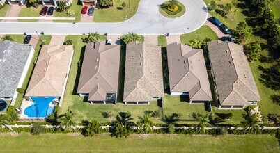8161 Hanoverian Dr in Greenacres, FL - Foto de edificio - Building Photo