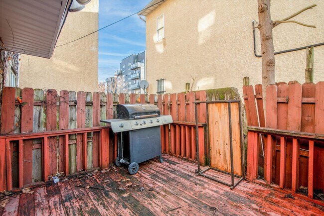 1225 N Howard St photo'