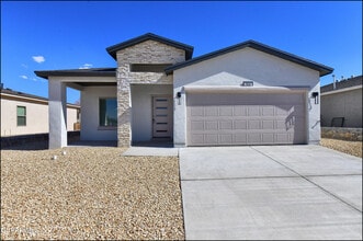 7830 Estrella in Vinton, TX - Building Photo - Building Photo