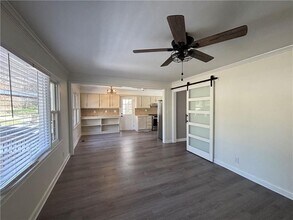 3854 Davis St in Suwanee, GA - Foto de edificio - Building Photo