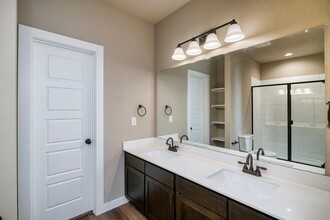 25535 Starling Ln in Magnolia, TX - Foto de edificio - Building Photo