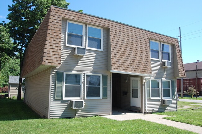 property at 523 E Douglas St