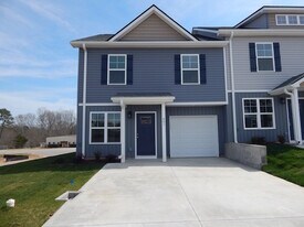 401 Bee Cv Wy in Pendleton, SC - Building Photo