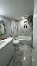 370 E Laurel Dr in Margate, FL - Building Photo - Building Photo