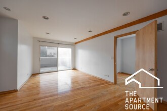 1049 N Winchester Ave, Unit 2F in Chicago, IL - Building Photo - Building Photo