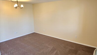 918 S Logan St, Unit 305 in Denver, CO - Foto de edificio - Building Photo