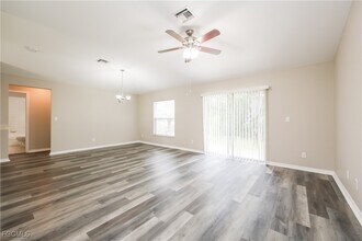 458 Westdale Ave in Lehigh Acres, FL - Building Photo - Building Photo