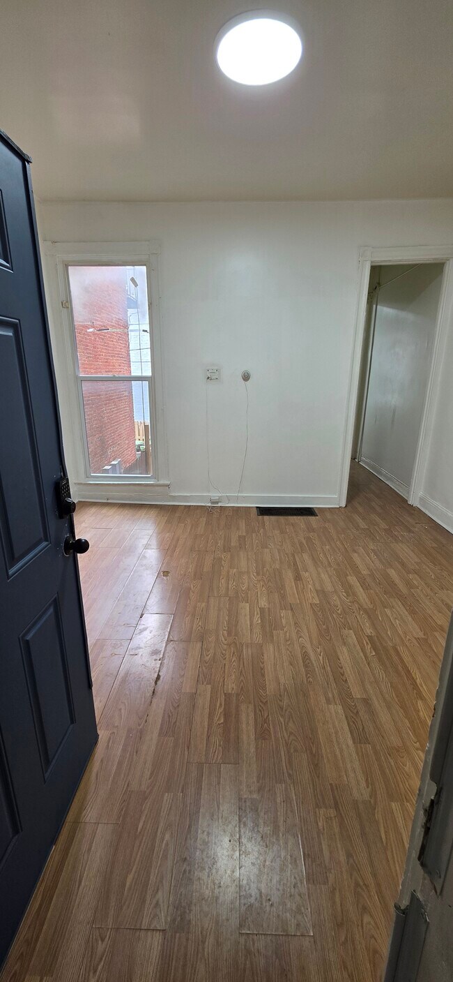 property at 2920 Parkwood Ave