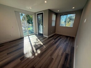 11155 Huston St in Los Angeles, CA - Building Photo - Building Photo