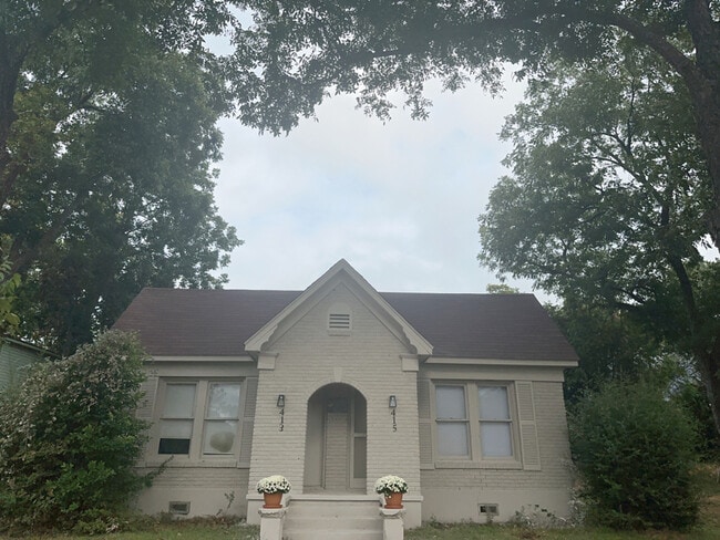 415 S Prairieville St