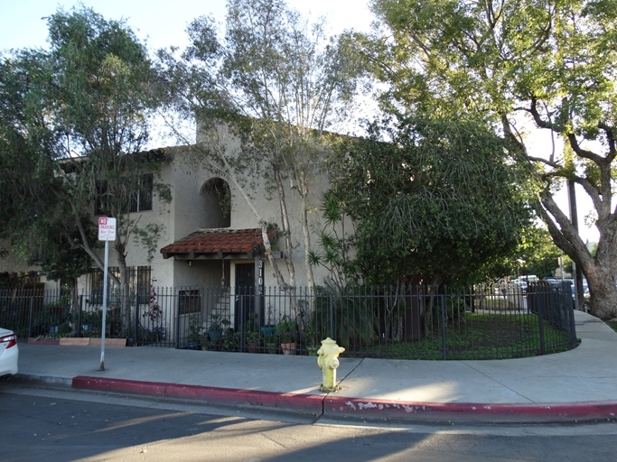 3102 S Durango Ave in Los Angeles, CA - Building Photo