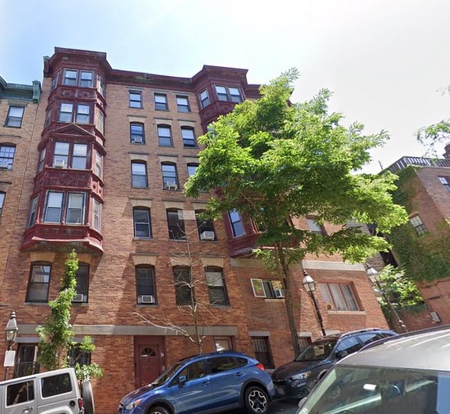 property at 44 Anderson St